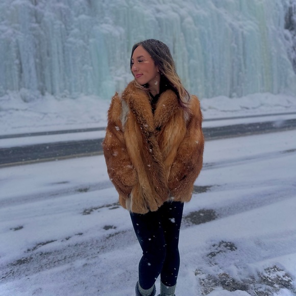 Meet your Posher, Arianna - Picture 5 of 6